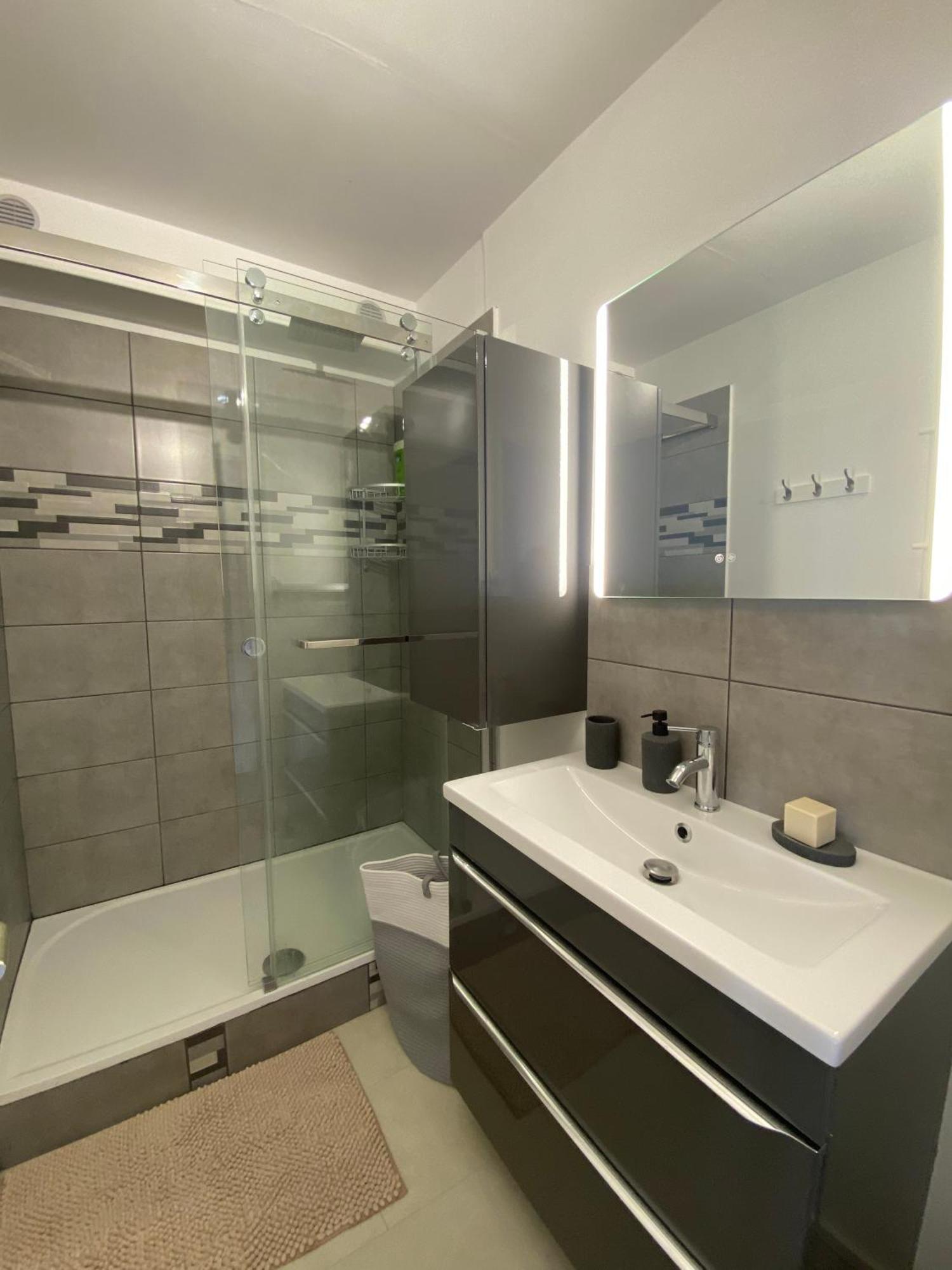 Etablissement 3 Etoiles Avec Ascenseur, 3 Appartements Lumineux Vue Port Avec Balcon, 200M De La Mer, Wifi Fibre, Tous Service Inclus Dieppe Exteriér fotografie