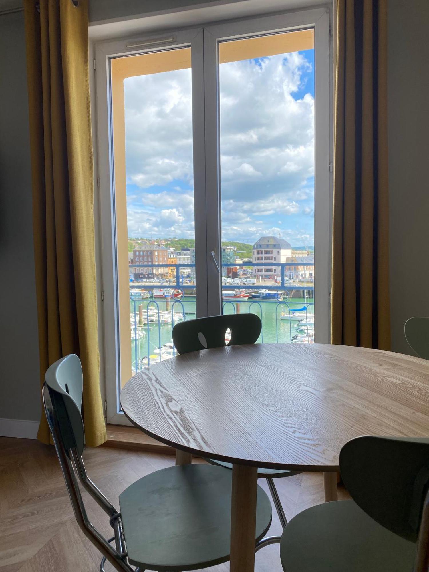 Etablissement 3 Etoiles Avec Ascenseur, 3 Appartements Lumineux Vue Port Avec Balcon, 200M De La Mer, Wifi Fibre, Tous Service Inclus Dieppe Exteriér fotografie