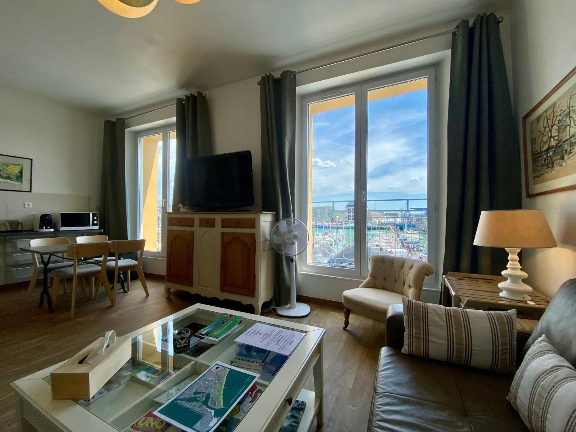 Etablissement 3 Etoiles Avec Ascenseur, 3 Appartements Lumineux Vue Port Avec Balcon, 200M De La Mer, Wifi Fibre, Tous Service Inclus Dieppe Exteriér fotografie