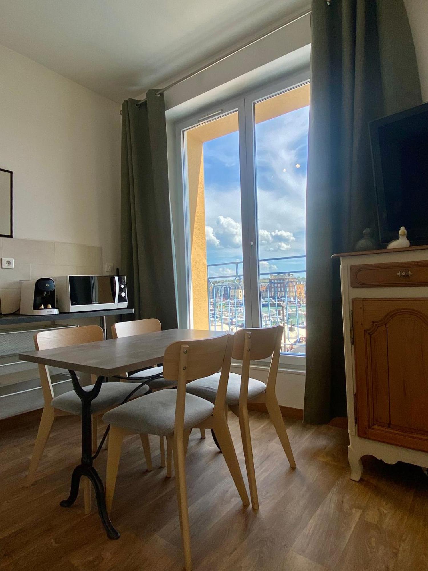 Etablissement 3 Etoiles Avec Ascenseur, 3 Appartements Lumineux Vue Port Avec Balcon, 200M De La Mer, Wifi Fibre, Tous Service Inclus Dieppe Exteriér fotografie